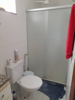 Casa 4/4 com suíte em  Buraquinho