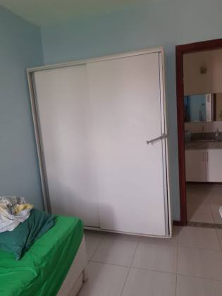 Casa 4/4 com suíte em  Buraquinho