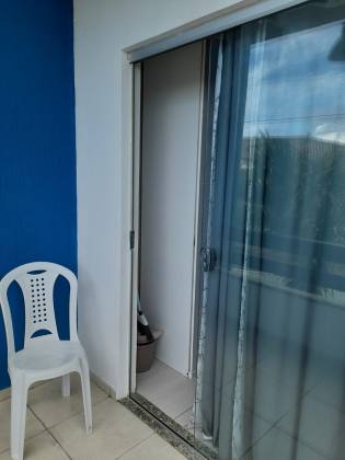 Casa 4/4 com suíte em  Buraquinho
