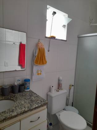 Casa 4/4 com suíte em  Buraquinho