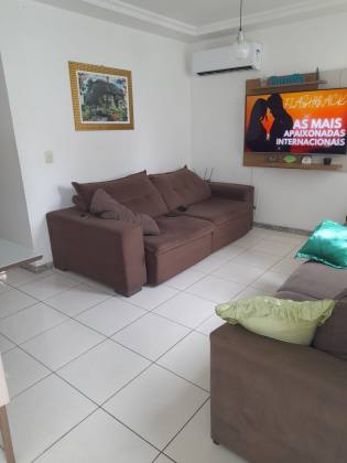 Casa 4/4 com suíte em  Buraquinho