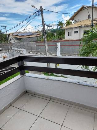 Casa 4/4 com suíte em  Buraquinho