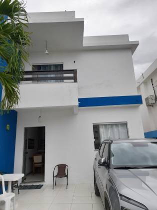 Casa 4/4 com suíte em  Buraquinho