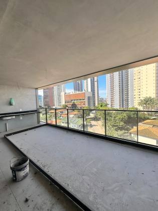 Egeu Caminho das Árvores