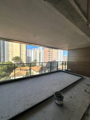 Egeu Caminho das Árvores