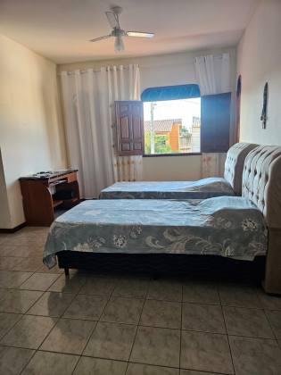 Casa em Arembepe  5/4 com suítes