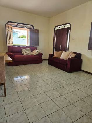 Casa em Arembepe  5/4 com suítes