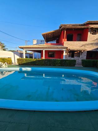 Casa em Arembepe  5/4 com suítes
