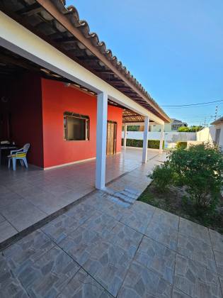 Casa em Arembepe  5/4 com suítes