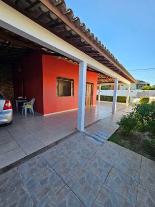 Casa em Arembepe  5/4 com suítes