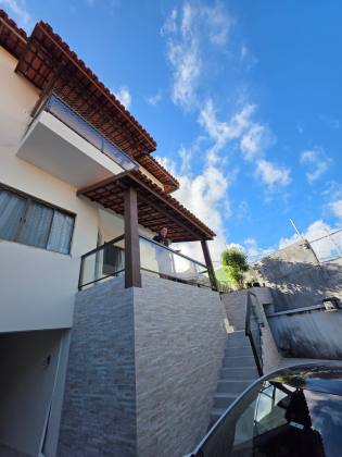 CASA  3/4 com 02 suítes