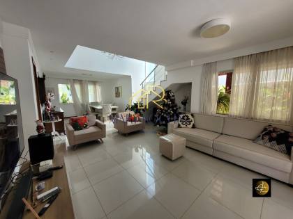 Casa em Alphaville Litoral Norte 1  -  4/4