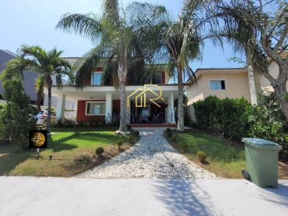 Casa em Alphaville Litoral Norte 1  -  4/4