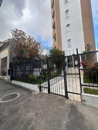 Nazaré 2/4 com dep e suíte e garagem