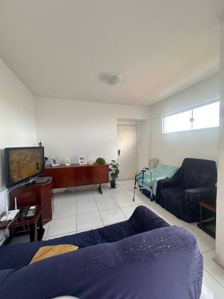 Nazaré 2/4 com dep e suíte e garagem