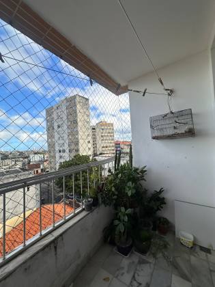 Nazaré 2/4 com dep e suíte e garagem