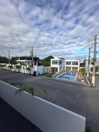 Casa em Ipitanga 4/4 com 03 suítes / Ipitanga Summer