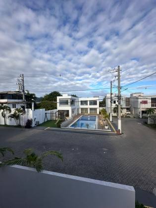 Casa em Ipitanga 4/4 com 03 suítes / Ipitanga Summer