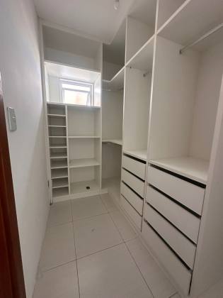 Casa em Ipitanga 4/4 com 03 suítes / Ipitanga Summer