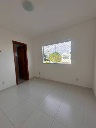 Casa em Ipitanga 4/4 com 03 suítes / Ipitanga Summer