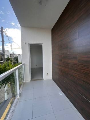 Casa em Ipitanga 4/4 com 03 suítes / Ipitanga Summer
