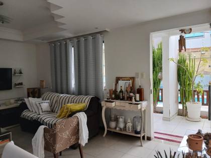 Casa em Lauro de Freitas  3/4