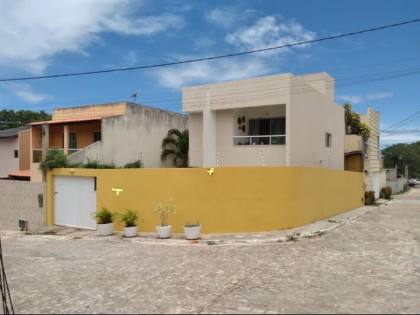 Casa em Lauro de Freitas  3/4