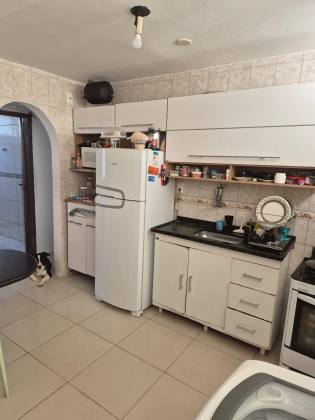 Costa azul 2/4 com dependência