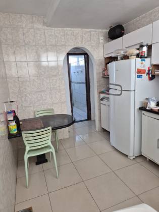 Costa azul 2/4 com dependência