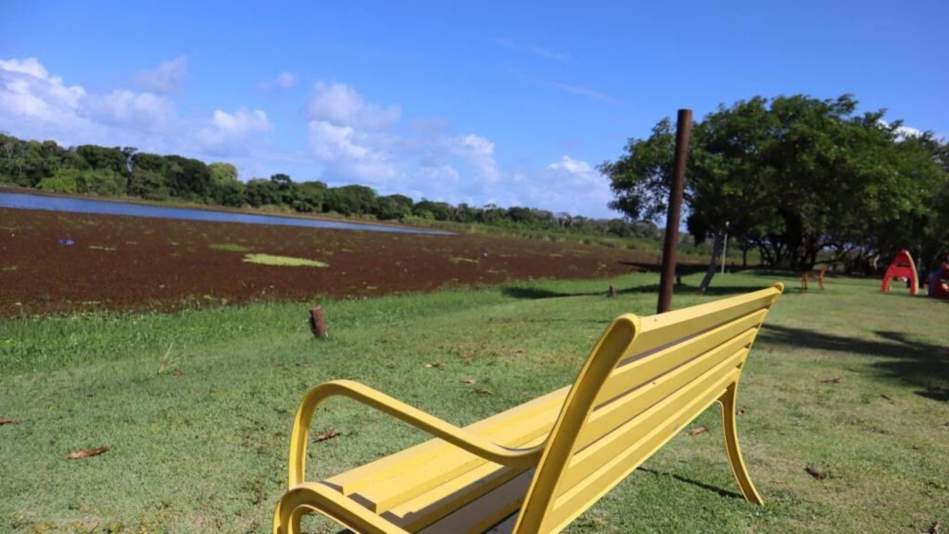 Guarajuba 2/4 com suite