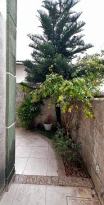 CASA EM ITAPUÃ 3/4 com suíte
