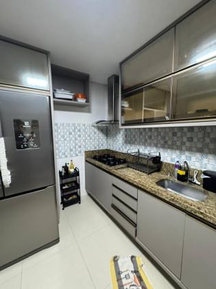 Casa em Buraquinho 3/4 com cobertura
