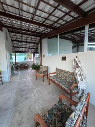 Casa em Buraquinho 3/4 com cobertura