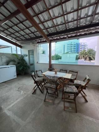 Casa em Buraquinho 3/4 com cobertura