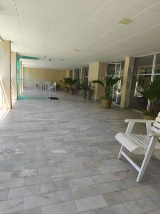 Costa Azul 2/4 com suíte