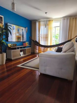 Costa Azul 2/4 com suíte