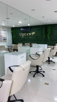 PRÉDIO COMERCIAL em Vilas do Atlântico