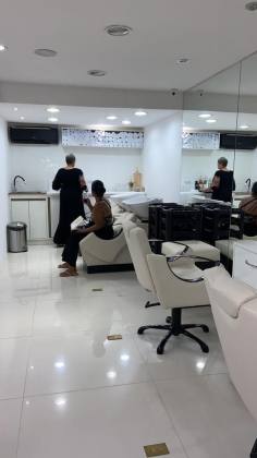 PRÉDIO COMERCIAL em Vilas do Atlântico