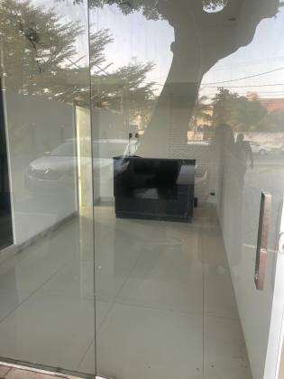 PRÉDIO COMERCIAL em Vilas do Atlântico