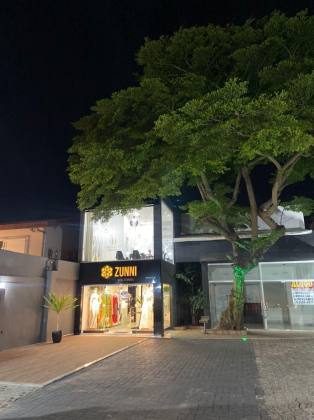 PRÉDIO COMERCIAL em Vilas do Atlântico