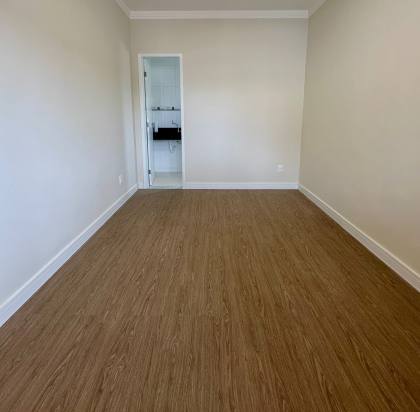 Casa em Ipitanga 4/4 com 03 suites