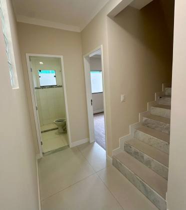 Casa em Ipitanga 4/4 com 03 suites