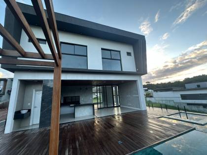 Casa Triplex em Alphaville Litoral Norte