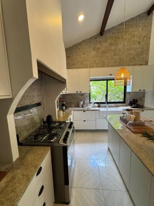 CASA EM LAURO DE FREITAS 5/4