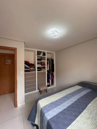 Casa em Abrantes solta em rua pública