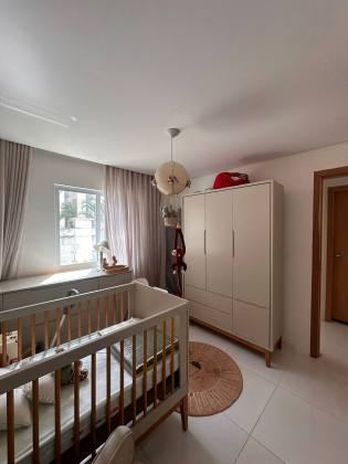 Casa em Abrantes solta em rua pública