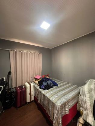 Casa em Abrantes solta em rua pública