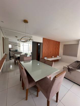 Casa em Abrantes solta em rua pública