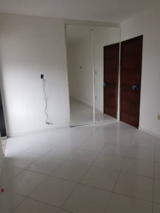Casa em Buraquinho