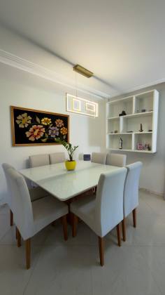 Casa duplex em Buraquinho